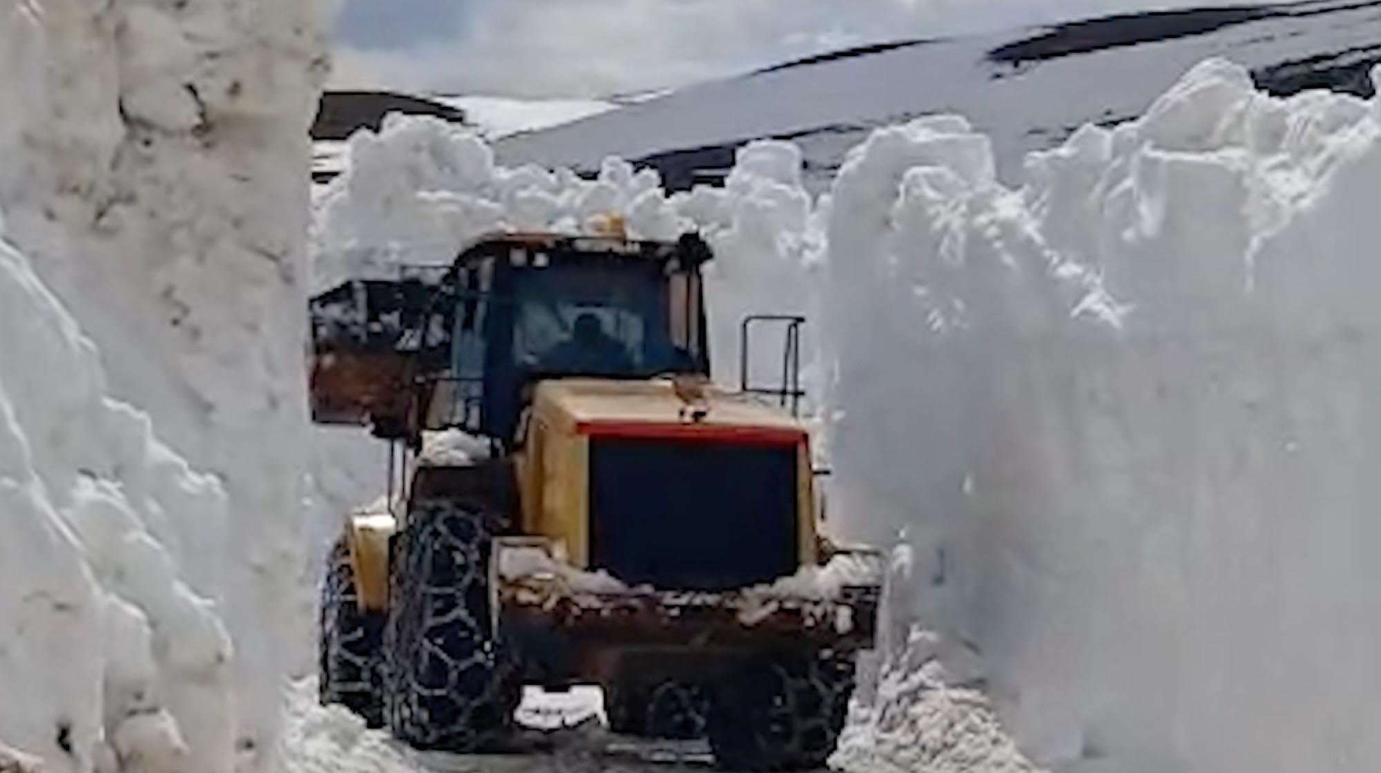 N I S A N A Y I N D A 4 M E T R E K A R L A M U C A D E L E 1255501 373599